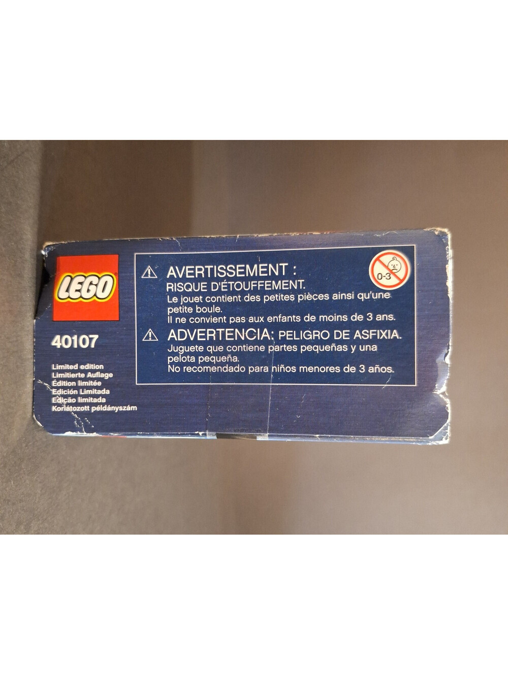 LEGO CREATOR: Winter Skating Scene (40107) Sealed - Picture 5 of 7